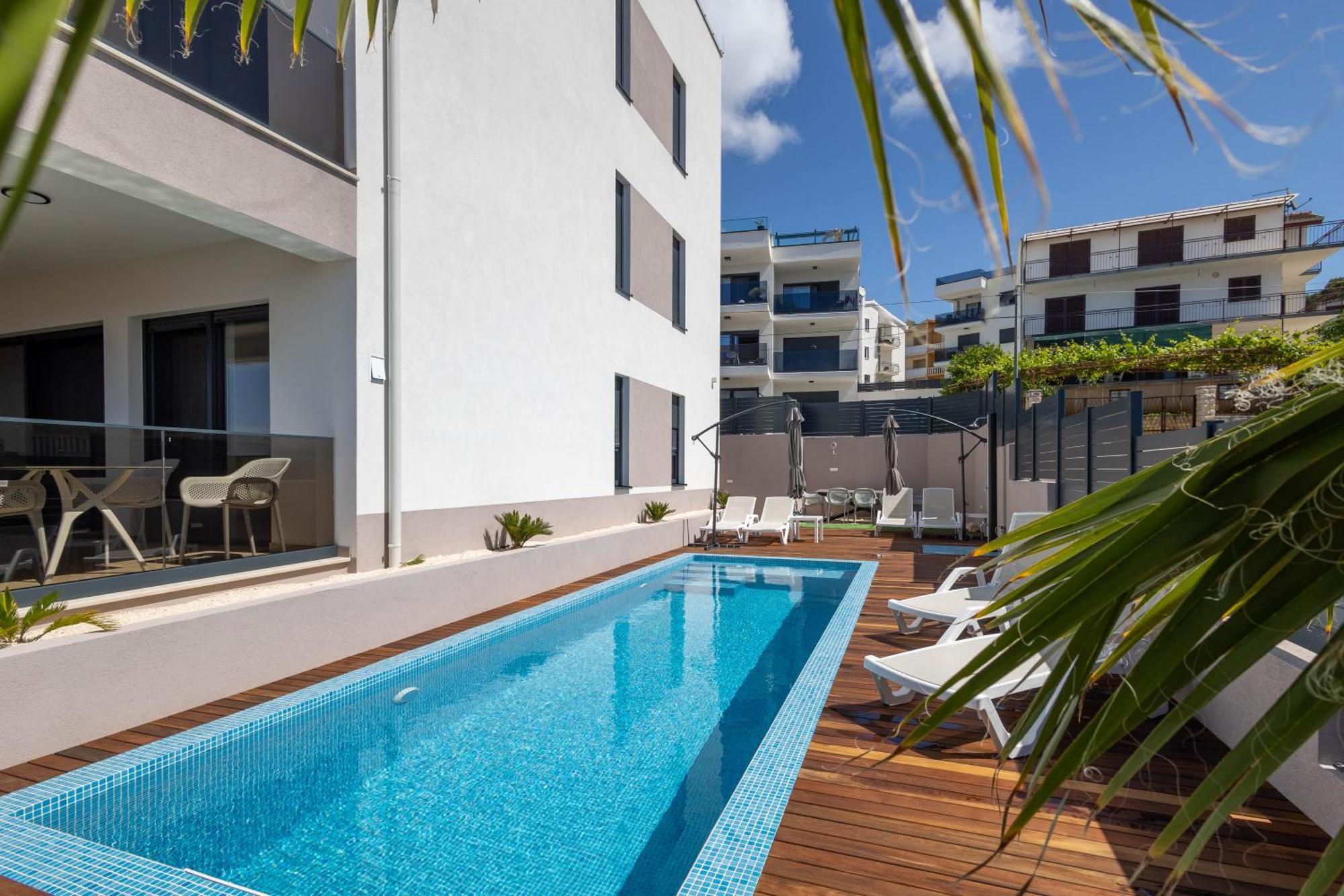Adriatic Garden Apartments Okrug Gornji Exterior photo